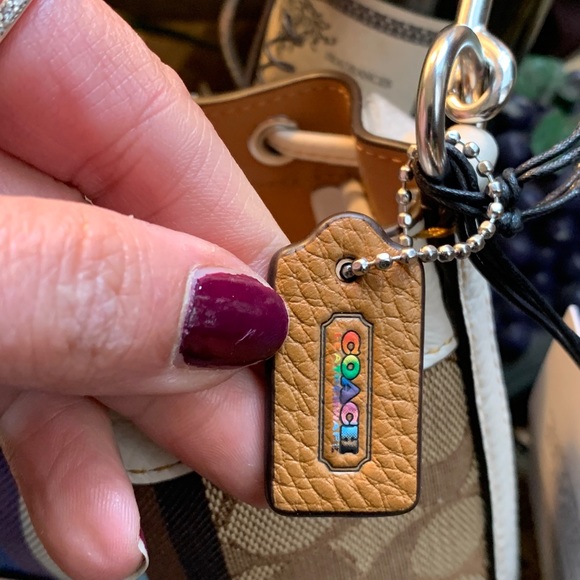Authentic COACH Signatu jacquard/refined leather rainbow logo drawstrings Crosby - Picture 5 of 13